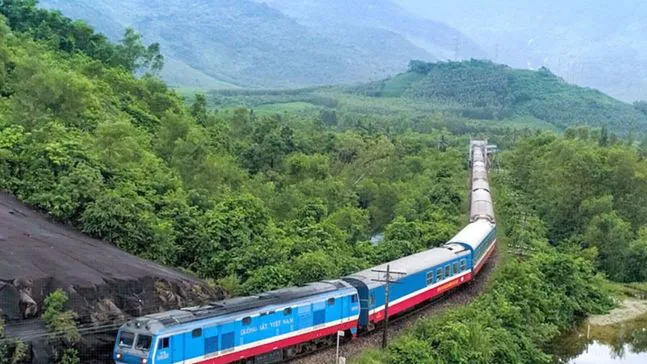 Giá vé tàu lửa tàu SE1 mới nhất hôm nay